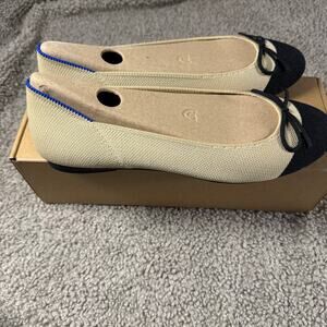 NIB Rothy’s Women’s The Ballet Flat Cream Captoe Black Size 8